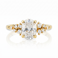 Anel de Noivado com Diamante Lab Oval de 1.5ct Pluma
