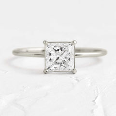 Anel com Diamante Lab Princess Puella