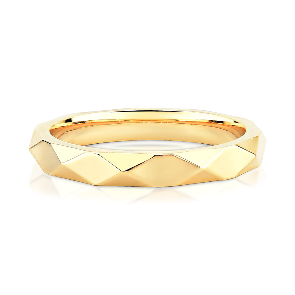Aliança facetada em ouro 18k
