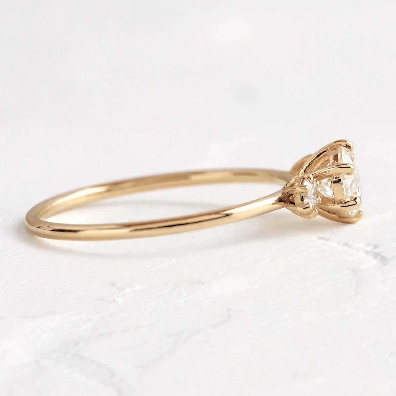 Anel de 3 Pedras 0.5ct ou 1ct Tempo - Volpi Joias