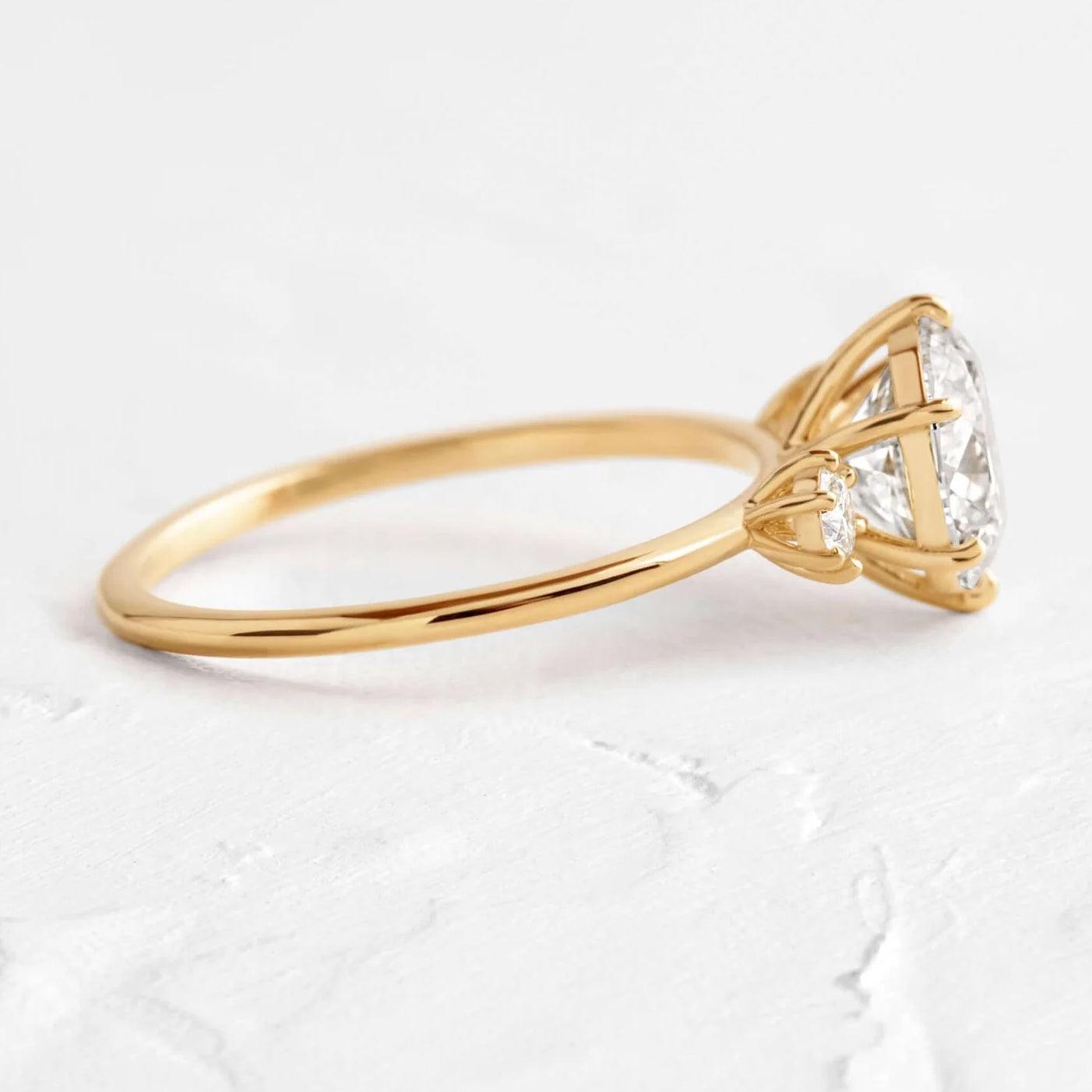 Anel de 3 Pedras 0.5ct ou 1ct Tempo - Volpi Joias