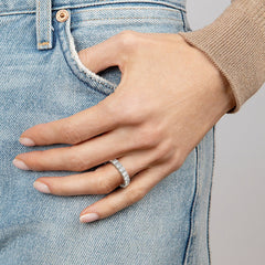 Aparador com Pedra Oval 0.30ct (4 a 5ct total) Serena