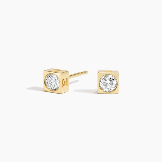 Brincos Love com Diamante Lab de 10pts (20pts total)