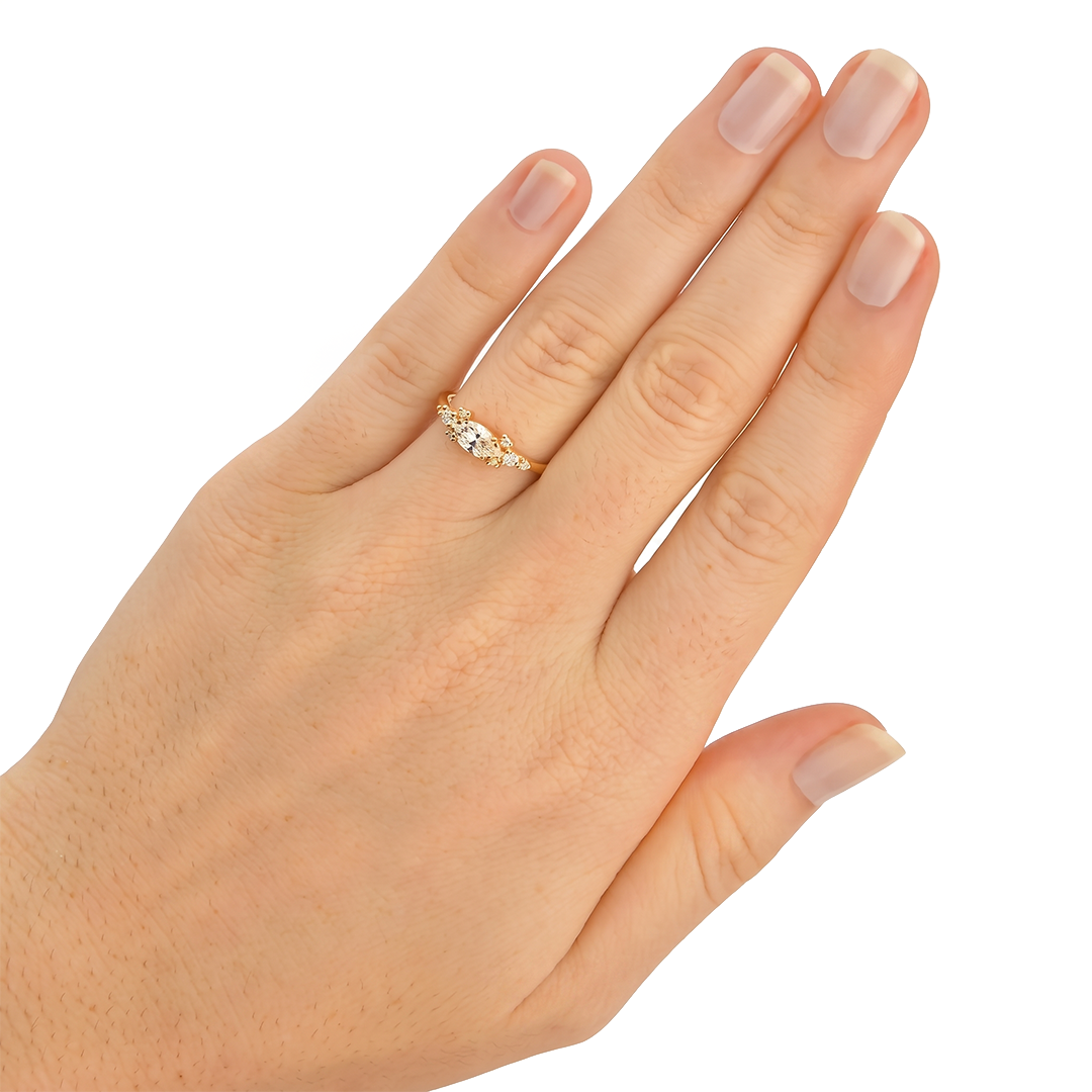 Anel Horizon em Ouro com Navete 8x4mm