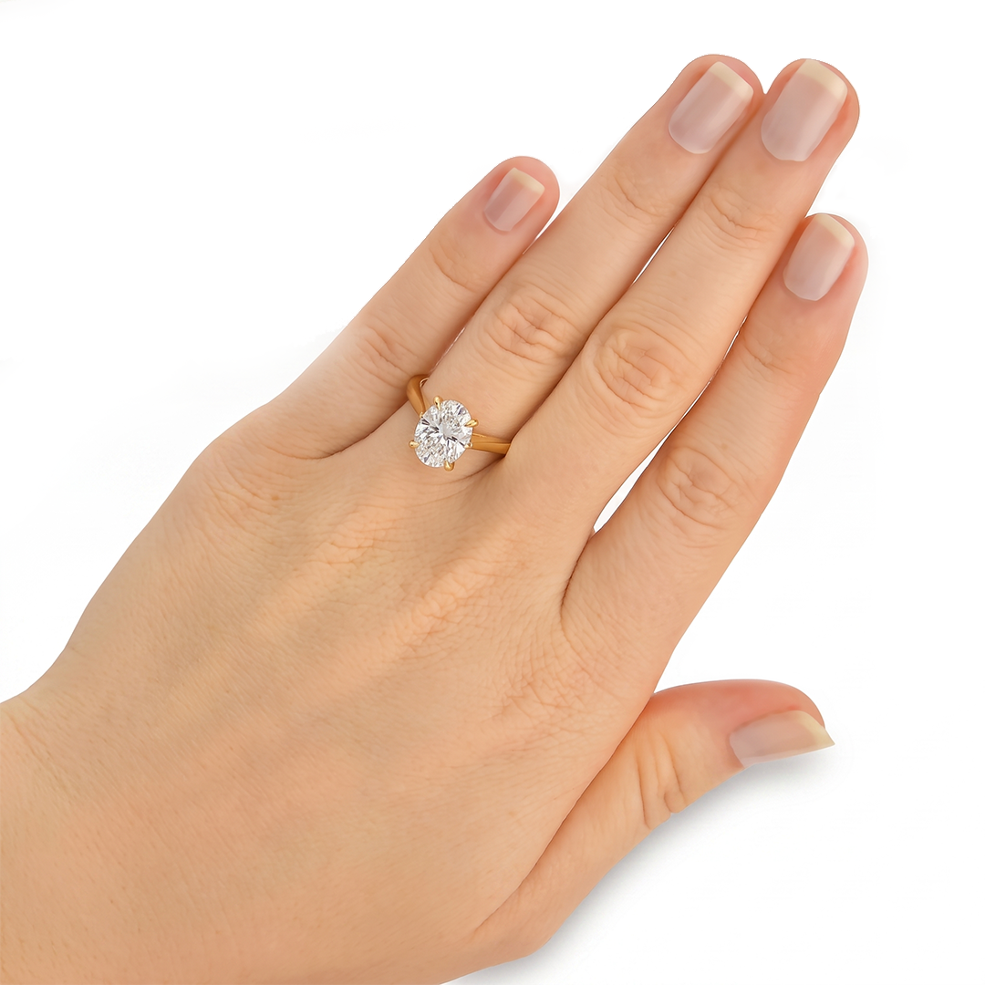 Anel Solitário com Moissanite Oval de 2cts Maeve