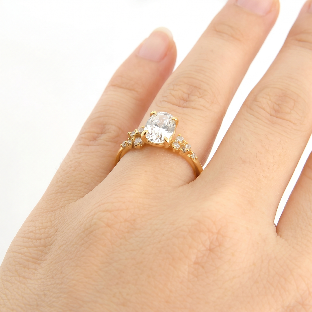 Anel de Noivado com Moissanite Oval de 1.5ct Pluma