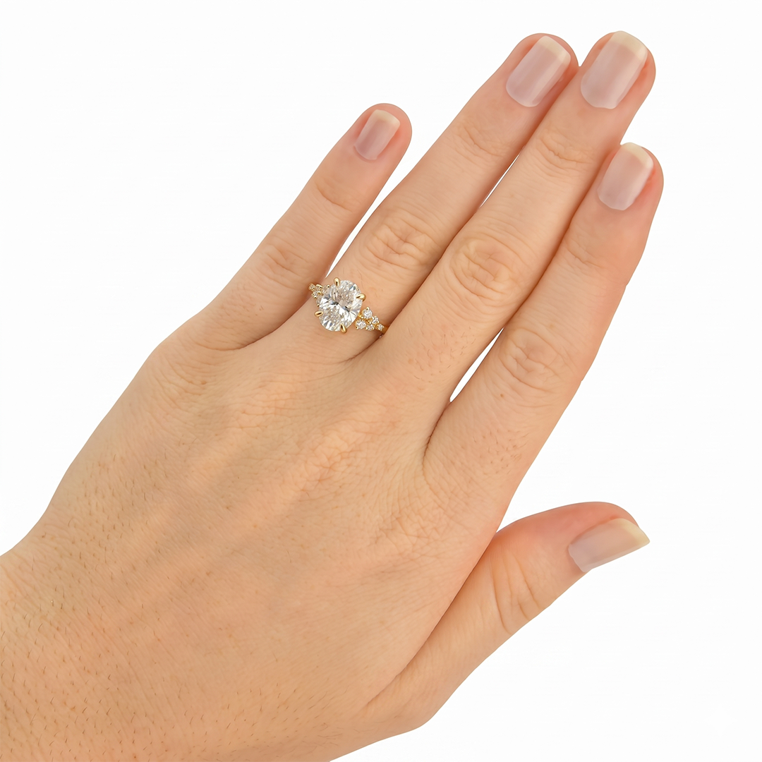 Anel de Noivado com Moissanite Oval de 1.5ct Pluma