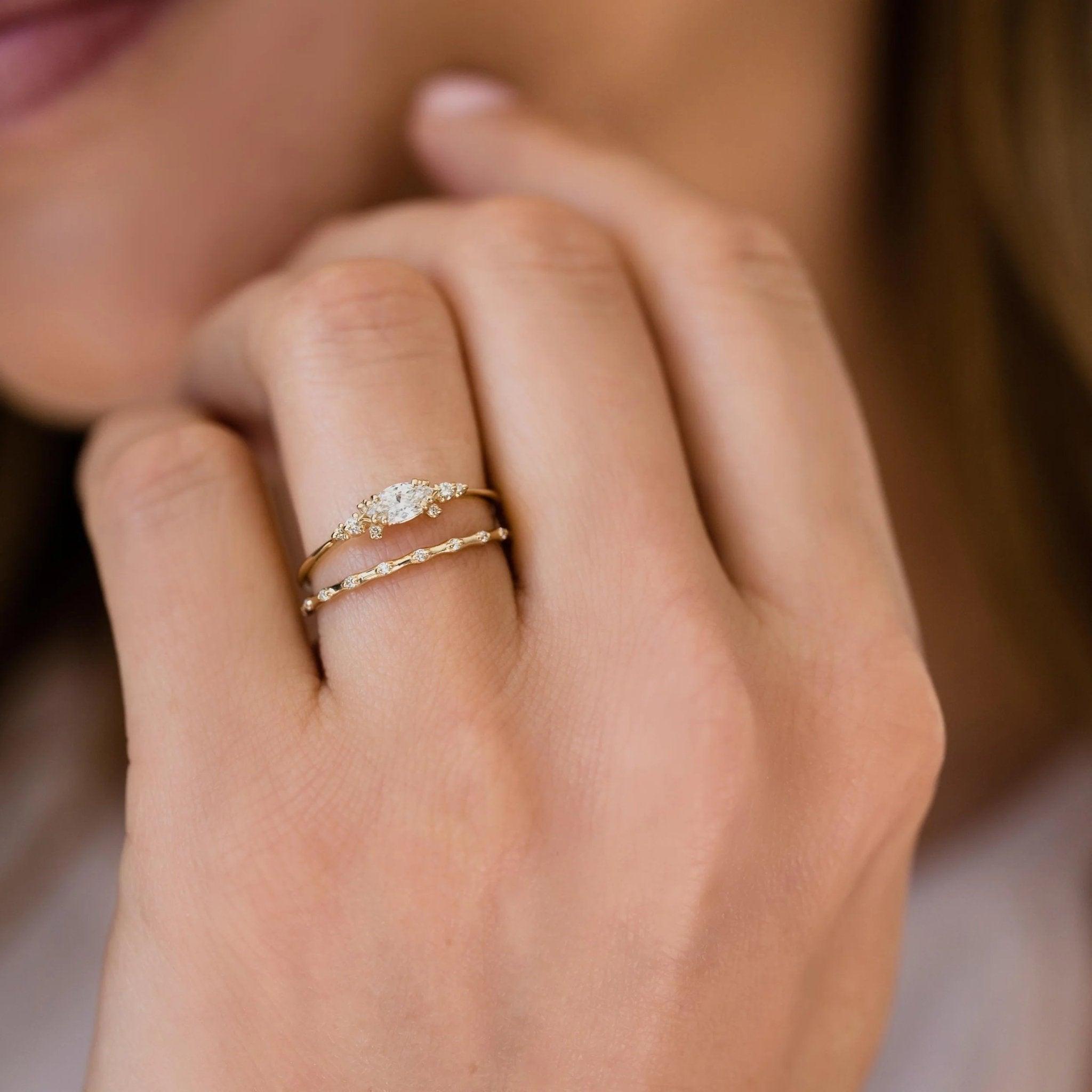 Anel Horizon em Ouro com Navete 8x4mm - Volpi Joias