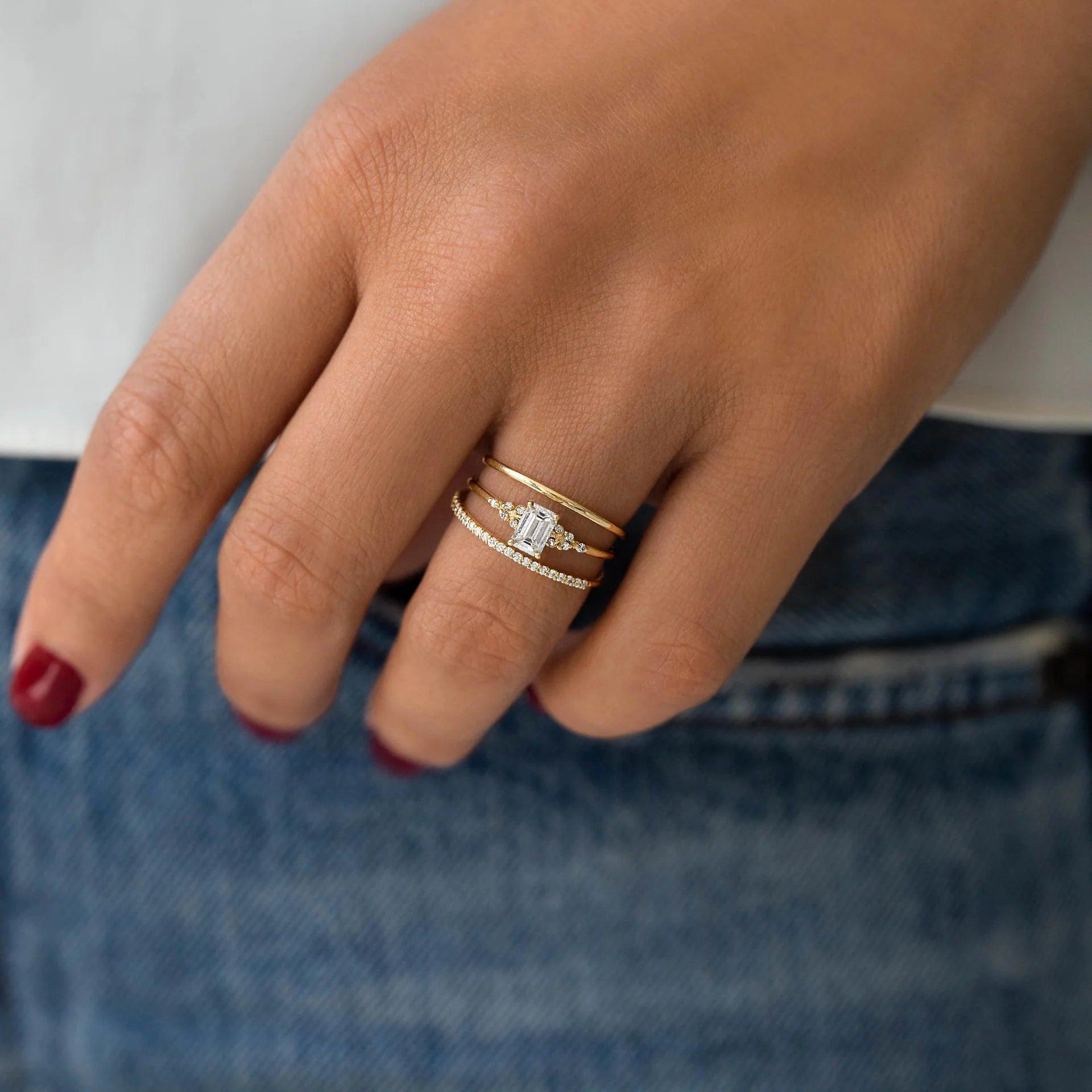 Aparador de Anel e Aliança Delicado com Pedras de 1,3mm - Volpi Joias