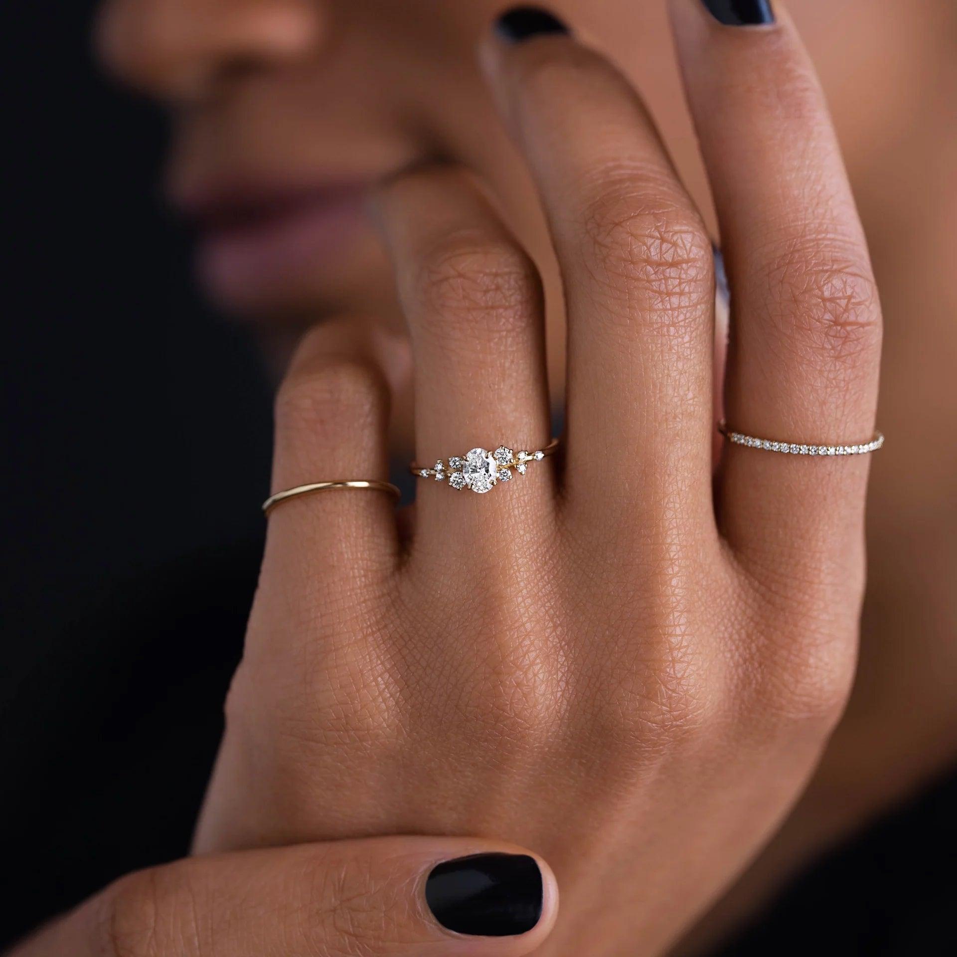 Aparador de Anel e Aliança Delicado com Pedras de 1,3mm - Volpi Joias